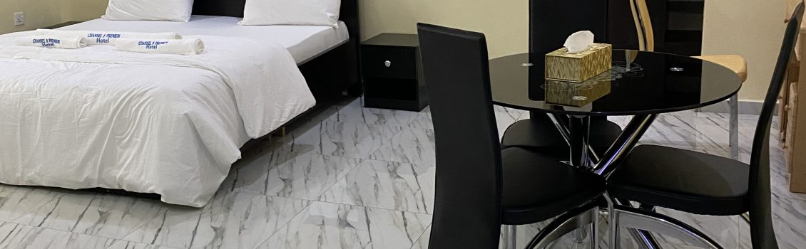 Royal Room - Image 12